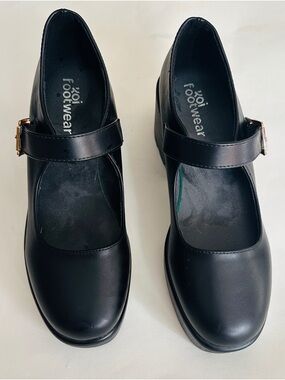 Koi Shoes Black Mary Jane Y2K Shoes Retro Faux Leather Wedge Gold Buckle Sz 9
